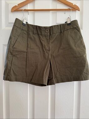 LOFT Women’s Olive Green Cotton 6” Inseam Shorts